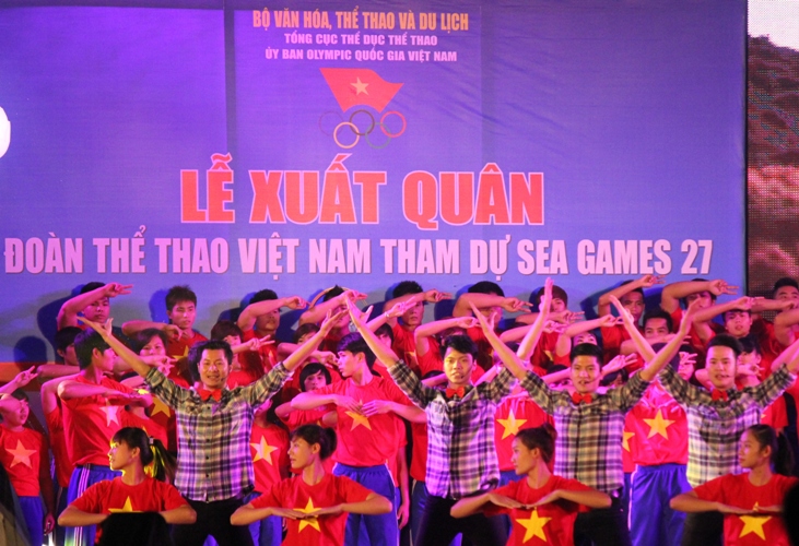Các ca sỹ 'tiếp lửa' cho SEA Games ảnh 1